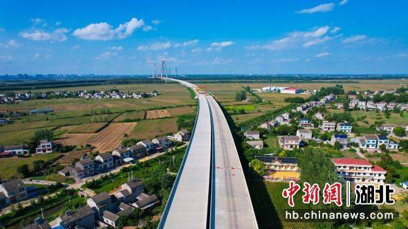 當(dāng)枝松高速松滋段主體工程建設(shè)完成:建設(shè)工程